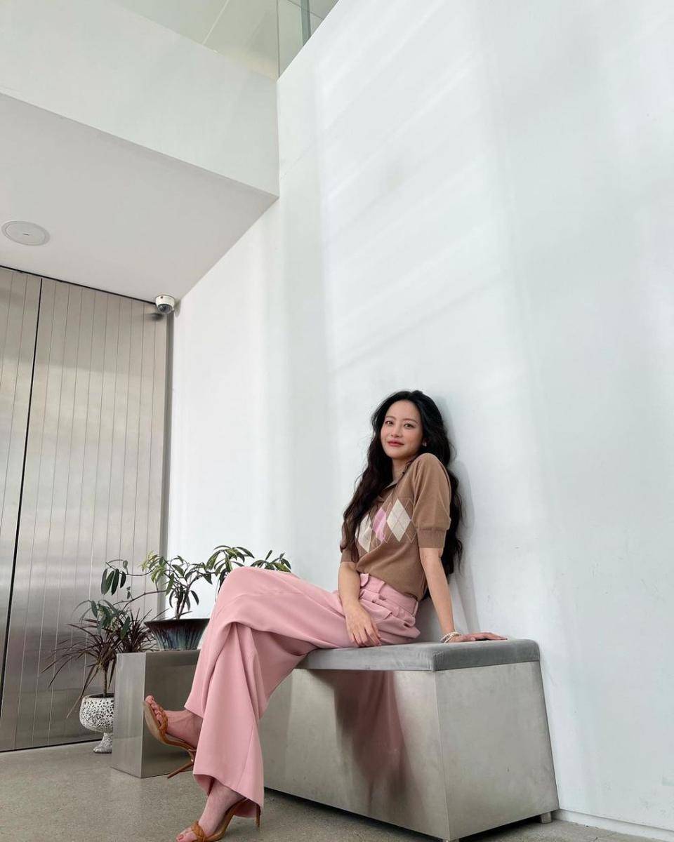 OOTD kasual ala Oh Yeon Seo (instagram.com/ohvely22)