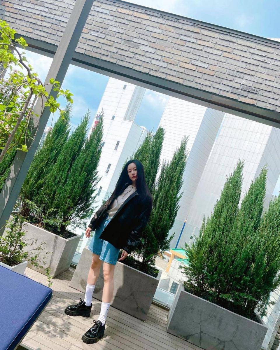 OOTD kasual ala Oh Yeon Seo (instagram.com/ohvely22)