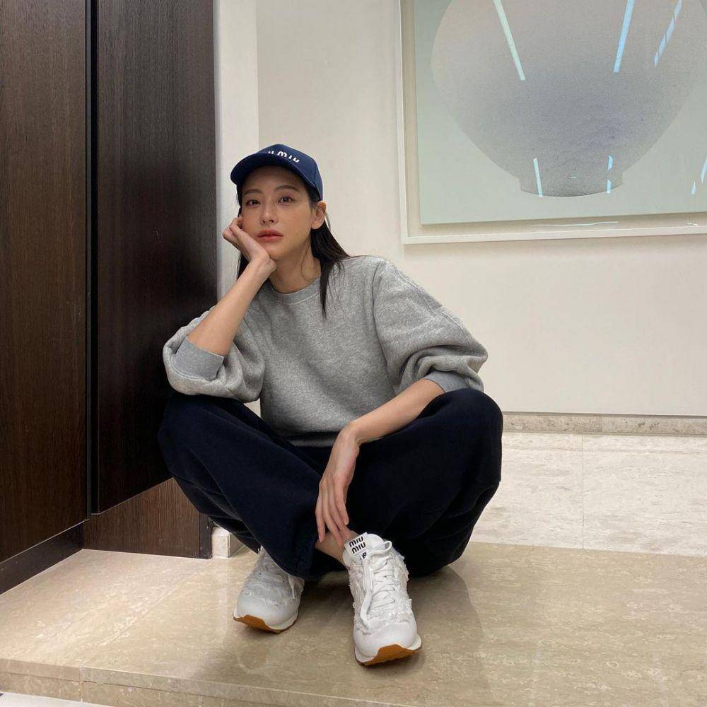 OOTD kasual ala Oh Yeon Seo (instagram.com/ohvely22)