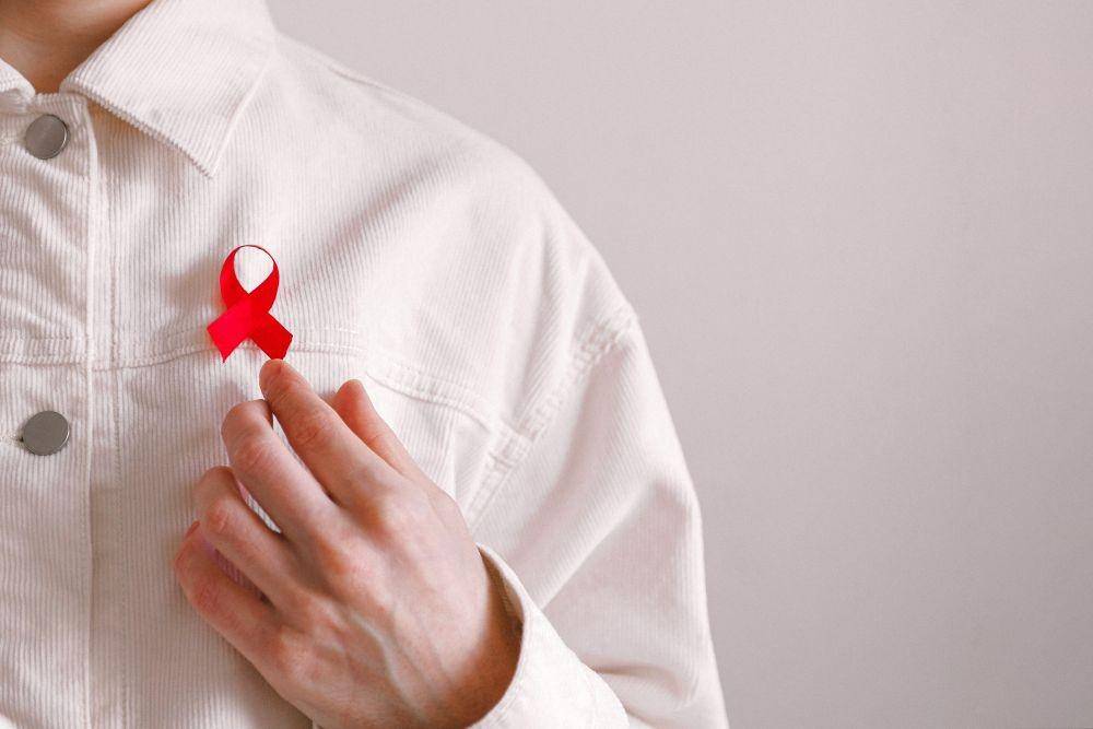ilustrasi pita solidaritas HIV (pexels.com/Anna Shvets)