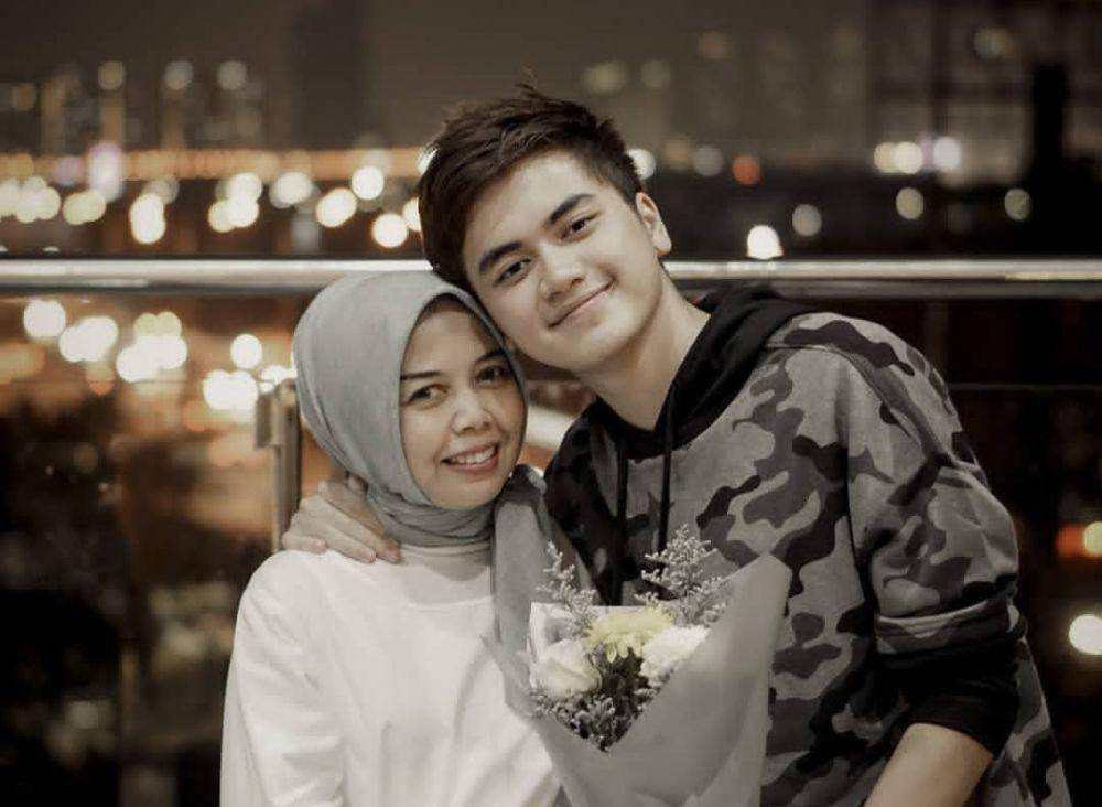 potret Naufal Azhar dan ibu (instagram.com/naufalazharr)