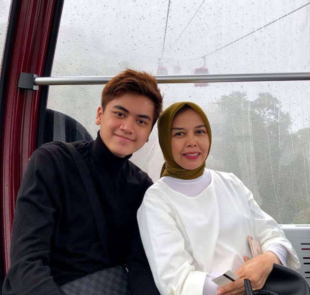 potret Naufal Azhar dan ibu (instagram.com/naufalazharr)