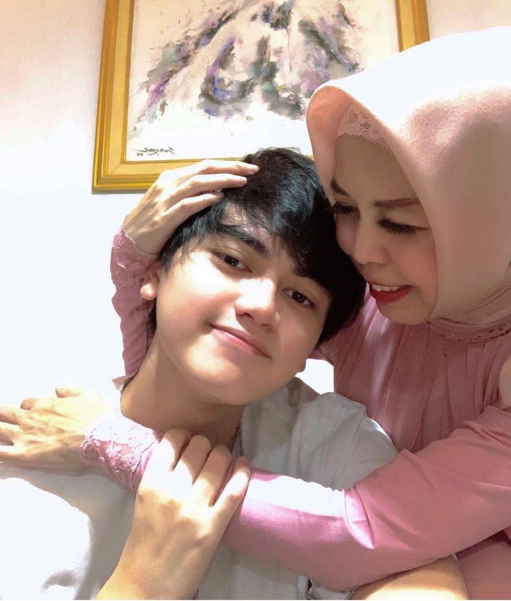potret Naufal Azhar dan ibu (instagram.com/naufalazharr)