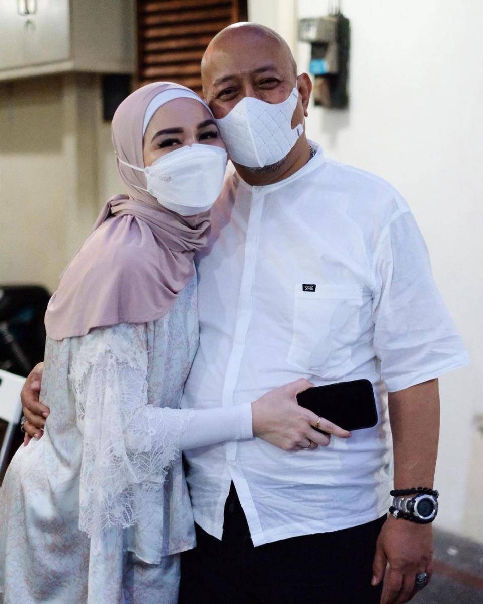 Indro Warkop dan buah hati (instagram.com/hada9)