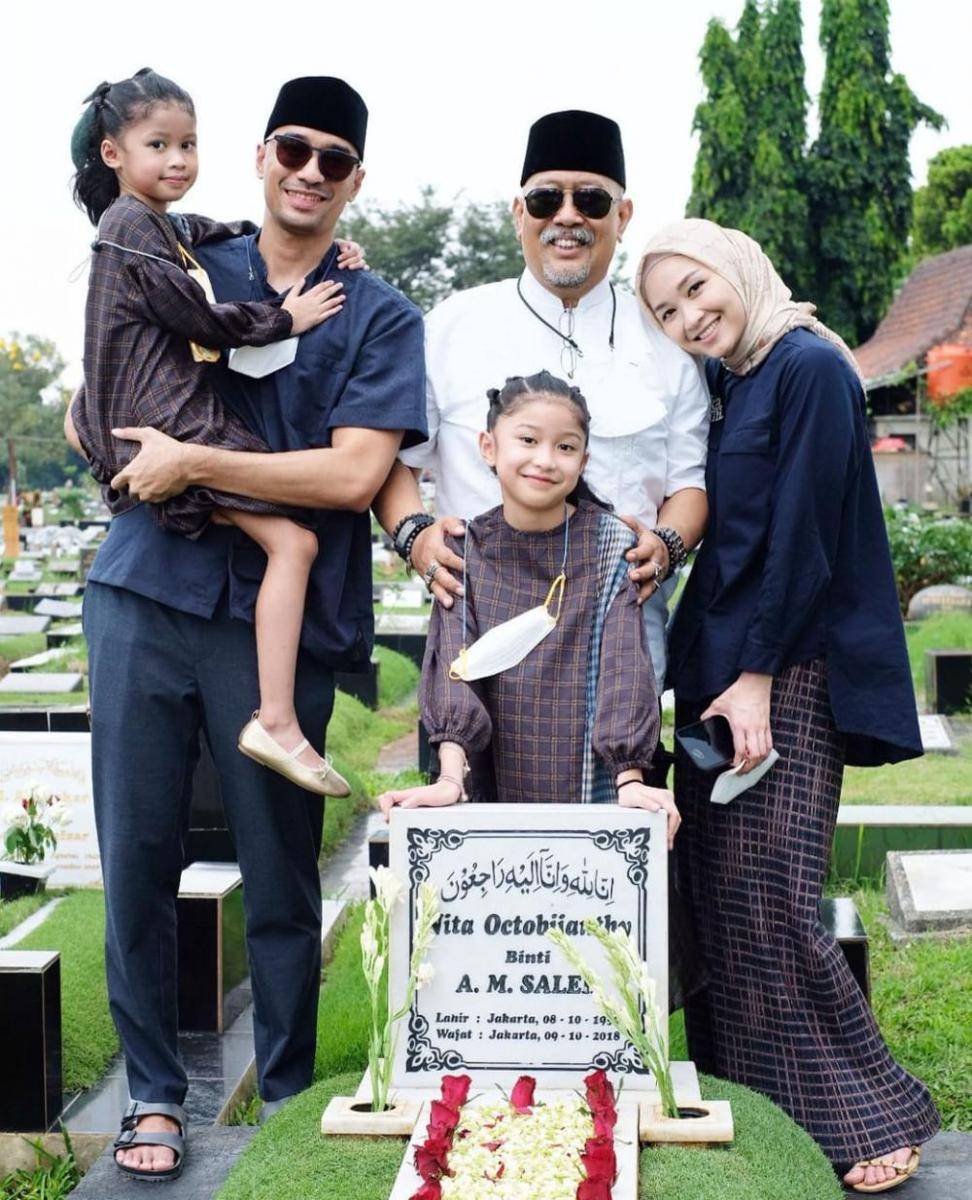 Indro Warkop dan keluarga (instagram.com/indrowarkop_asli)