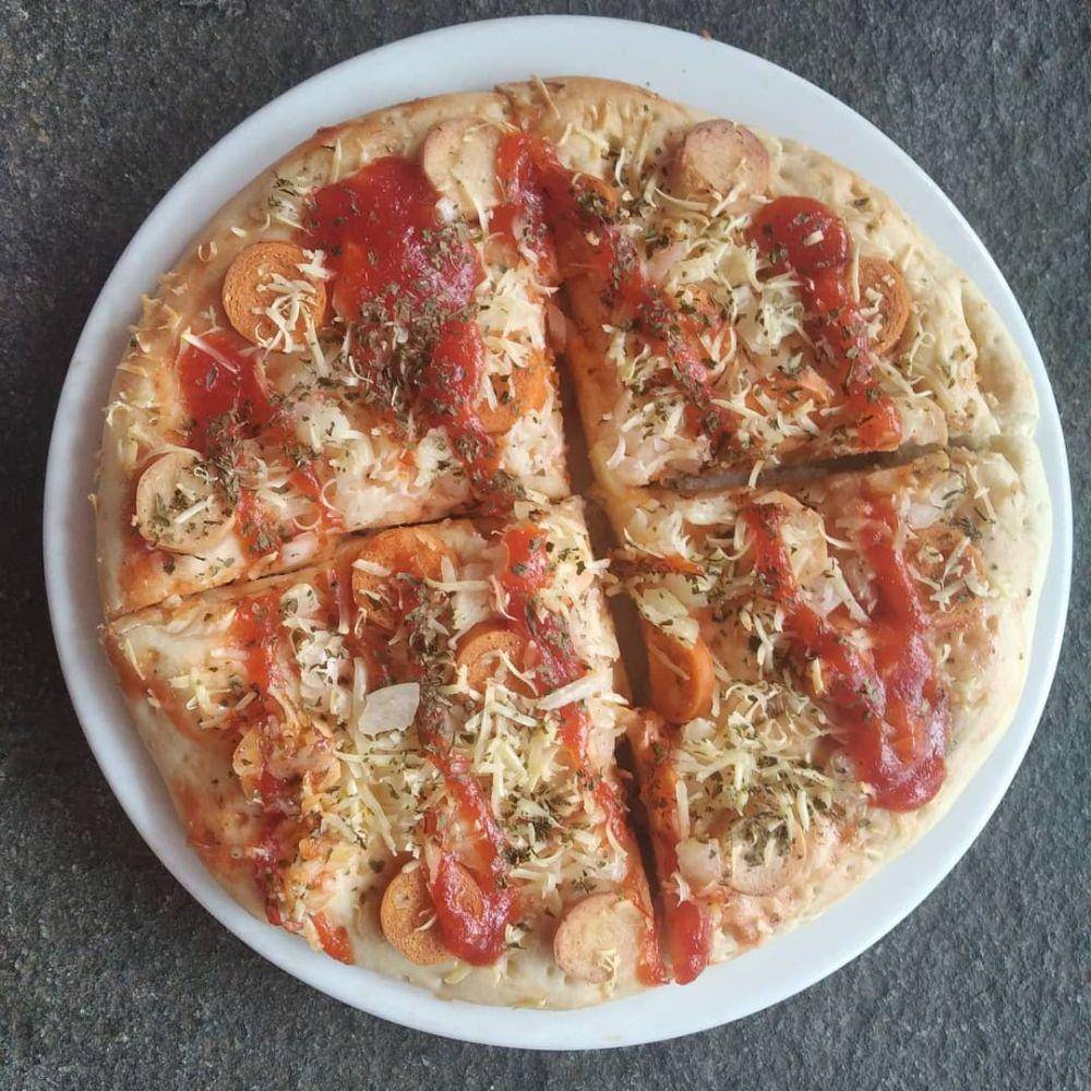 ilustrasi pizza sosis (instagram.com/angelkopiitem)