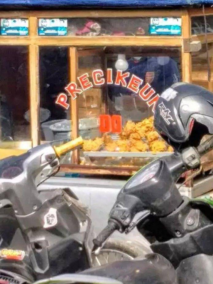 nama jualan sok imut (twitter.com/nocontextwarung)