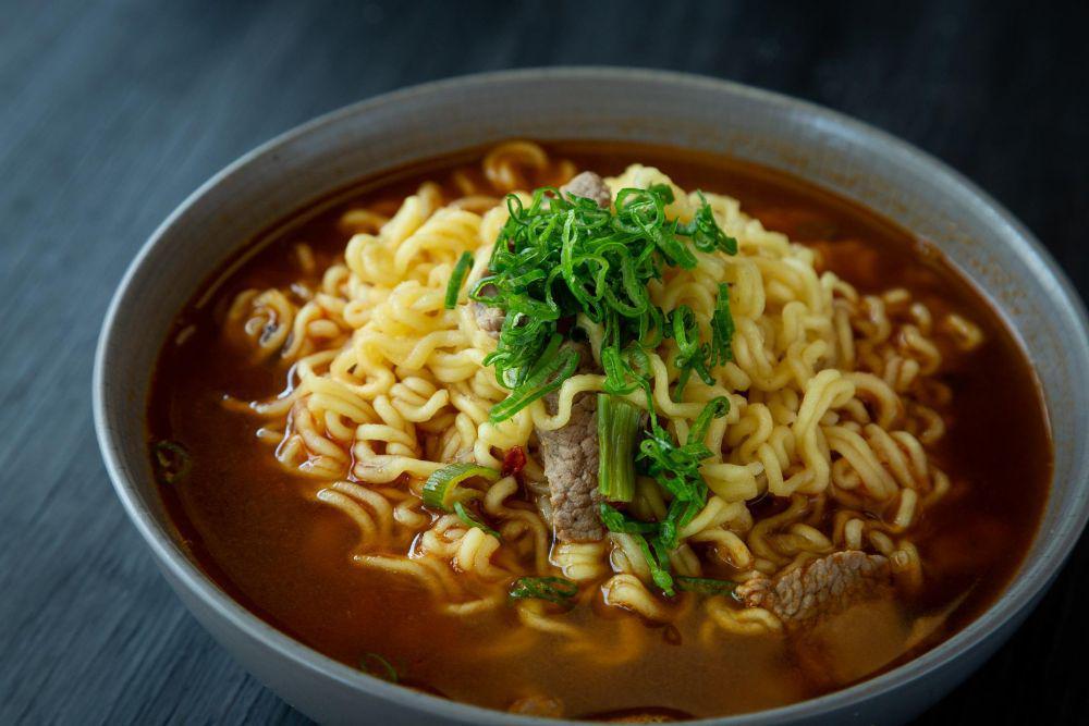 Resep Mie Ayam Saus Lada Hitam, Kombinasi Unik yang Nyegerin!