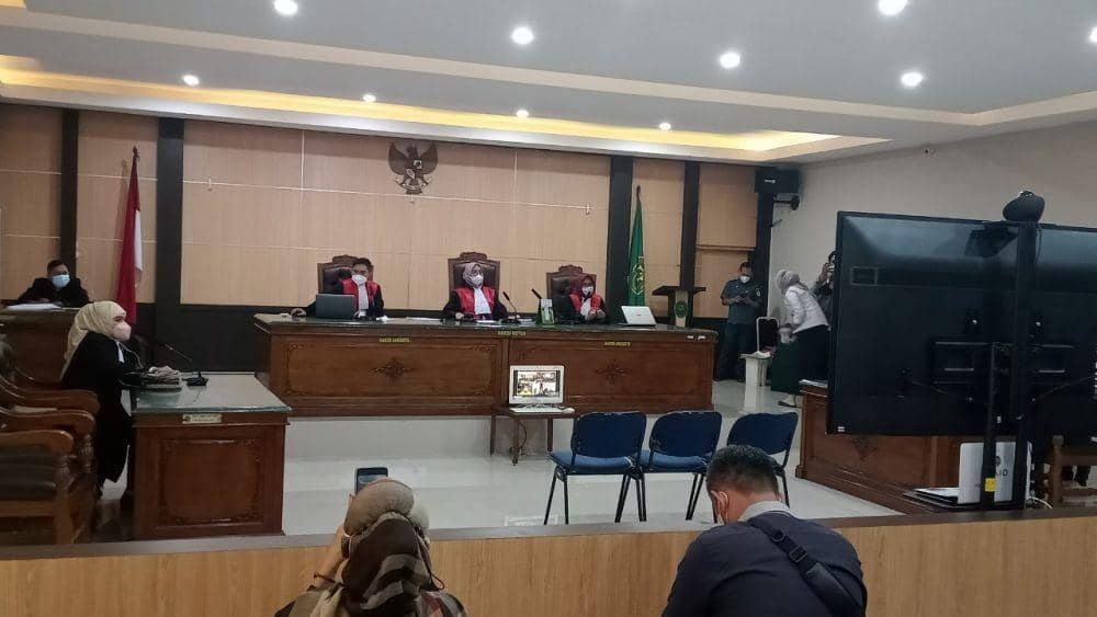 Pecatan Polisi Bakar Mantan Pacar Divonis 20 Tahun Penjara