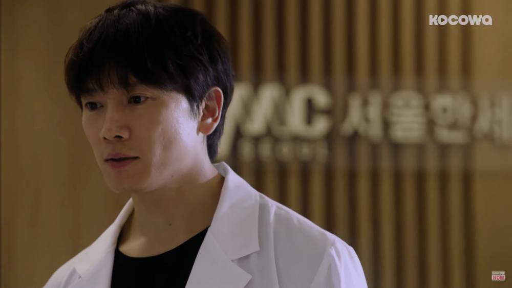 Ji Sung di drama Doctor John (youtube.com/KOCOWA TV)