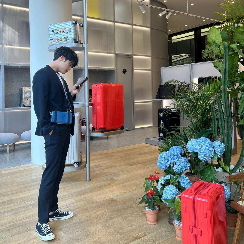 mix and match outfit Mingyu SVT (instagram.com/min9yu_k)