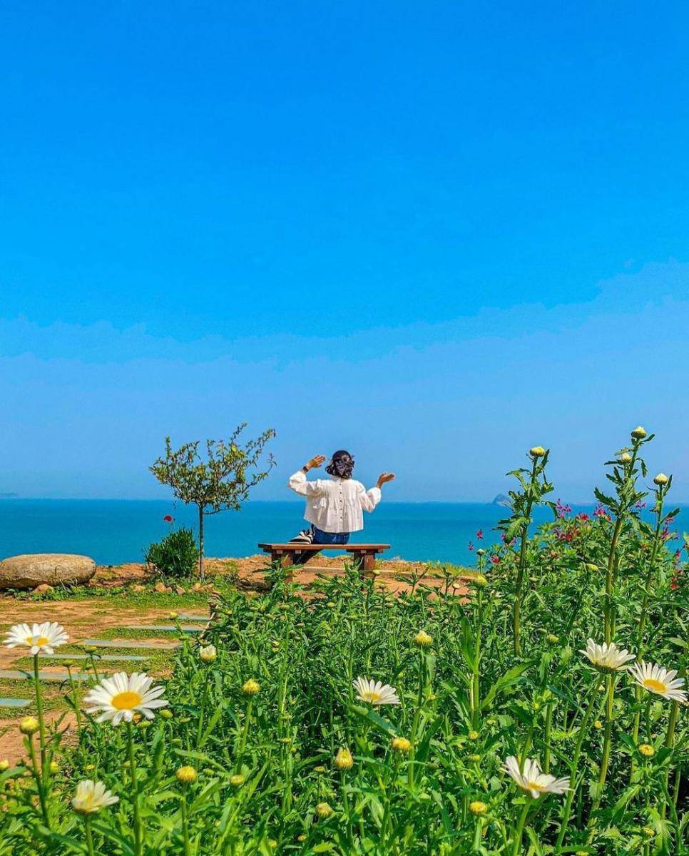 potret indah laut biru di Namhae Korea Selatan (instagram.com/real_ctct)