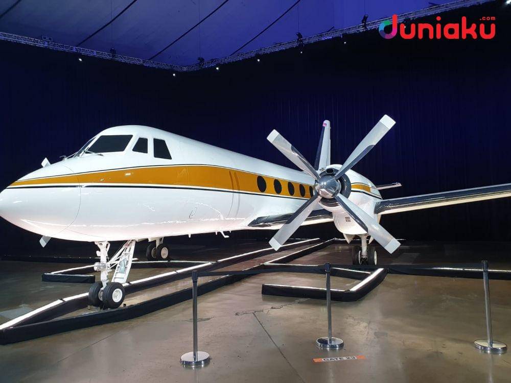 Pesawat Walt Disney Grumman Gulfstream I. duniaku.com