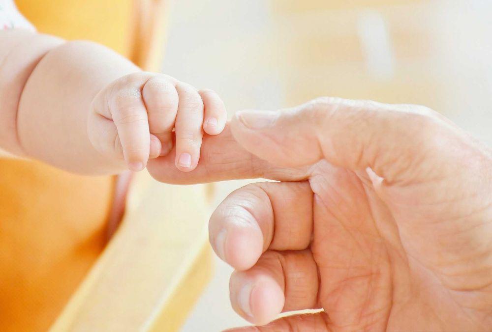 ilustrasi tangan si bayi (pixabay.com/RitaE)