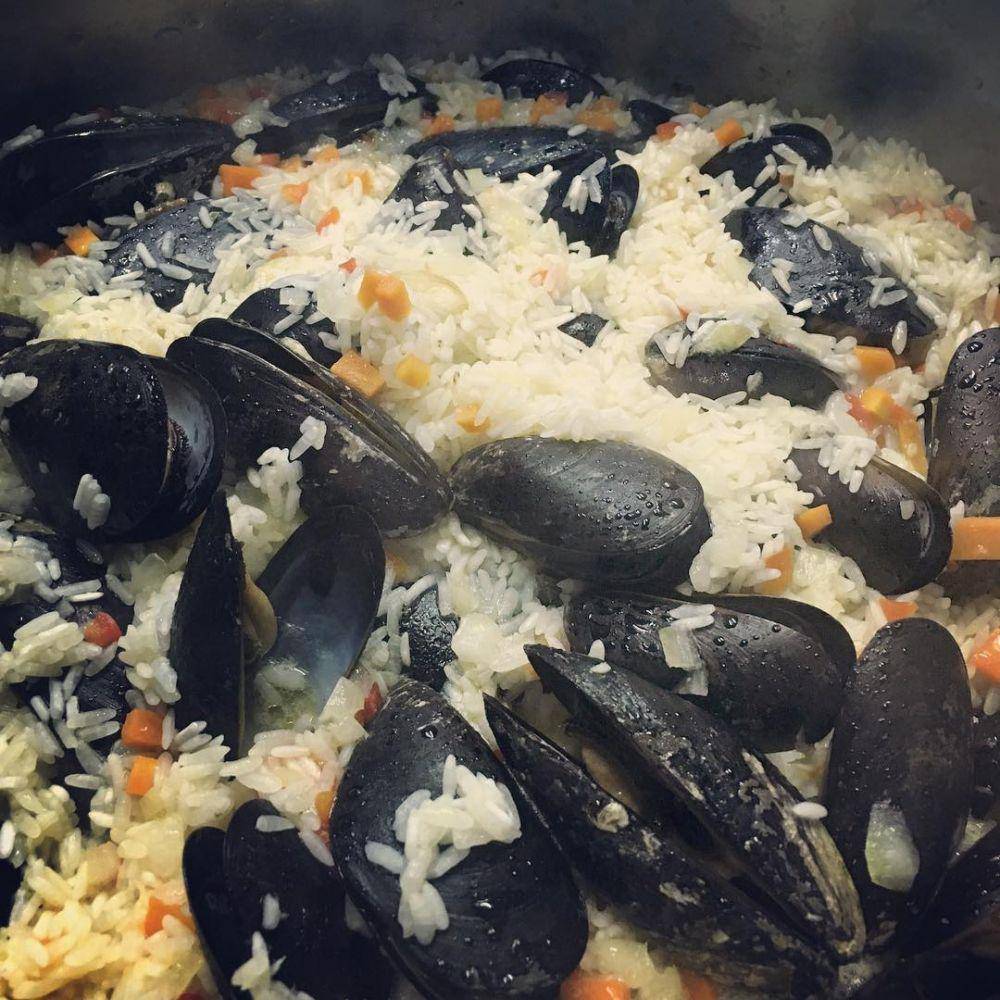 choritos con arroz (instagram.com/agustinchef)
