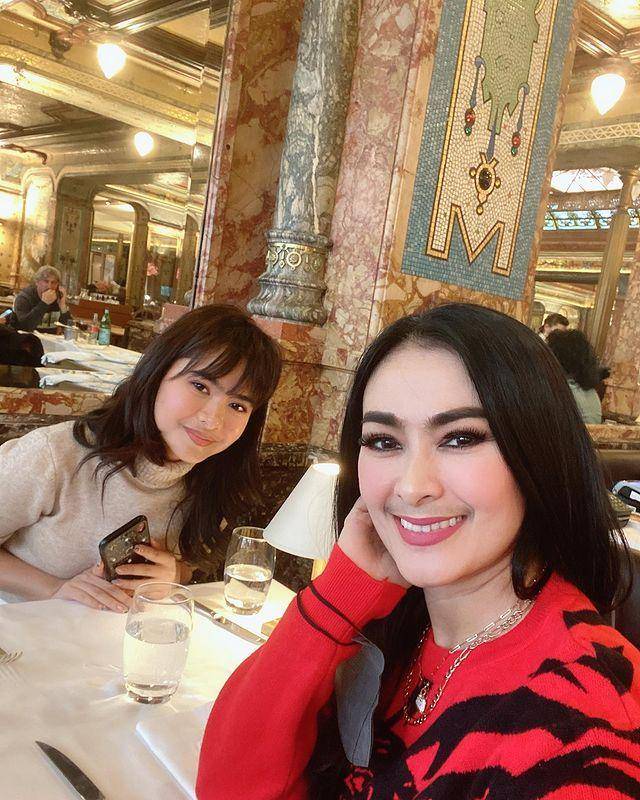 potret Iis Dahlia dan Salshadilla Juwita (instagram.com/isdadahlia)