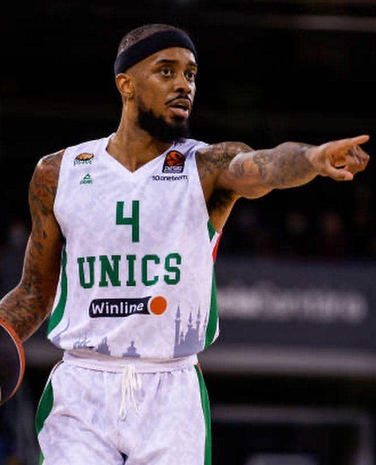 Lorenzo Brown saat membela UNICS Kazan. (fiba.basketball)