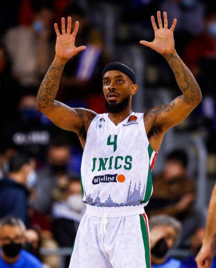 Lorenzo Brown saat membela UNICS Kazan. (fiba.basketball)