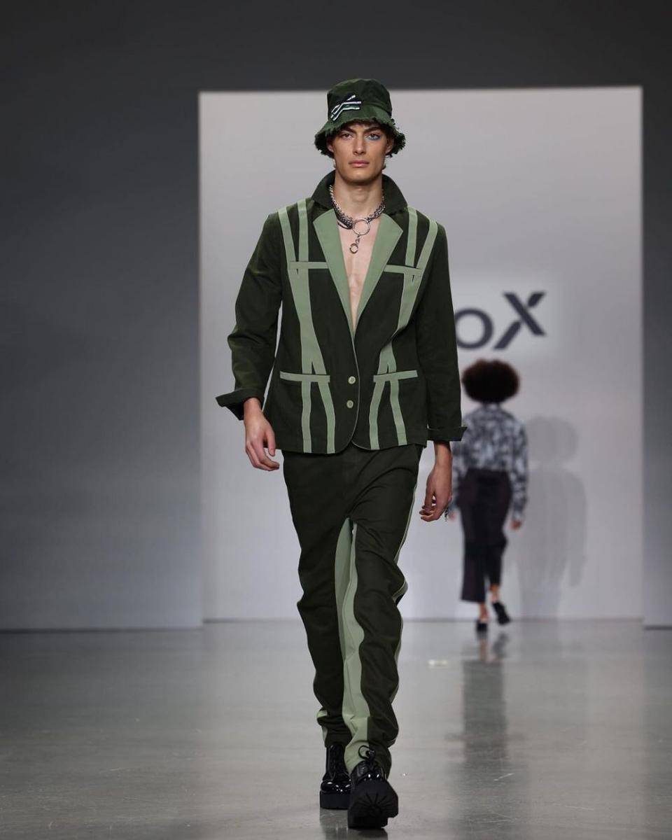 Koleksi Fashion dari Erigo di New York Fashion Week Spring/Summer 2023 (Instagram.com/erigostore)