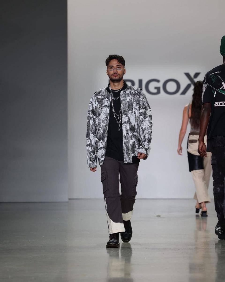 Koleksi Fashion dari Erigo di New York Fashion Week Spring/Summer 2023 (Instagram.com/erigostore)