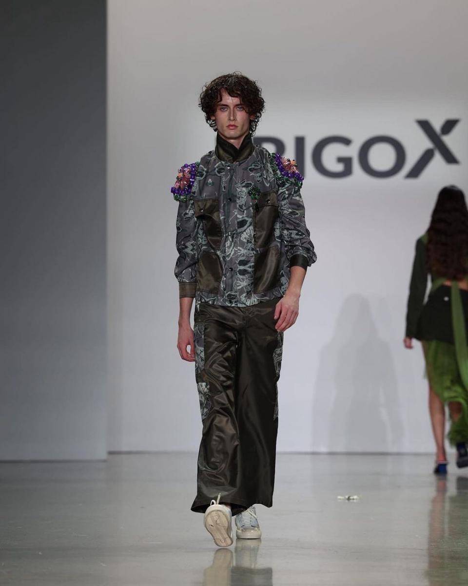 Koleksi Fashion dari Erigo di New York Fashion Week Spring/Summer 2023 (Instagram.com/erigostore)