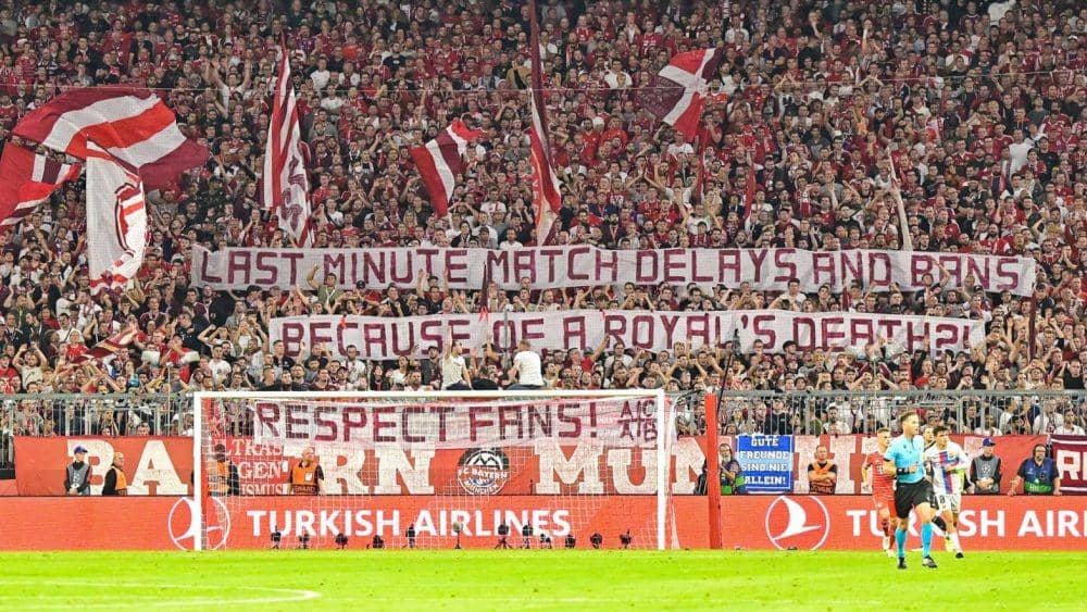 Fans Bayern Munich Protes ke UEFA, Nama Ratu Elizabeth II Terseret