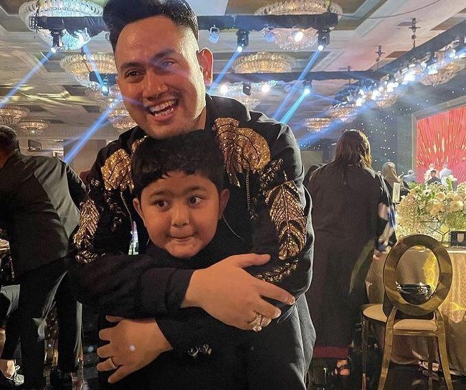 10 Momen Haru Pertemuan King Nassar dan Falhan, Anak Semata Wayangnya