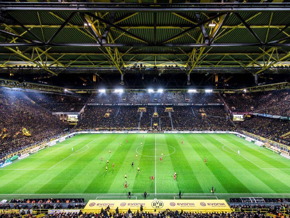 potret Signal Iduna Park (twitter.com/Bundesliga_EN)