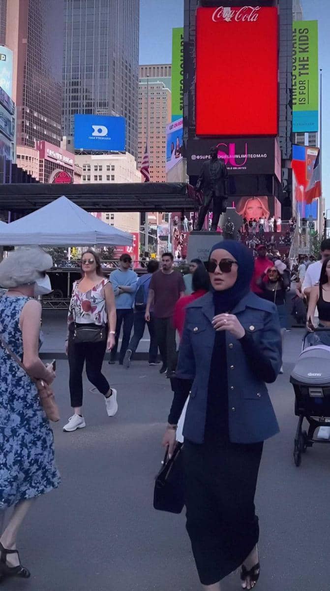 Olla Ramlan di Times Square. (Instagram.com/ollaramlan)