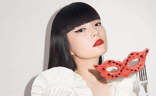 Kozue Akimoto (instagram.com/akimoto_kozue)