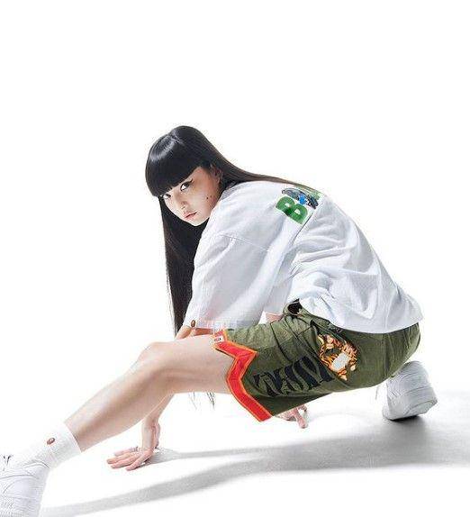 Kozue Akimoto (instagram.com/akimoto_kozue)