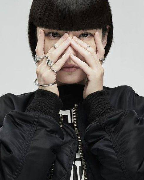 Kozue Akimoto (instagram.com/akimoto_kozue)