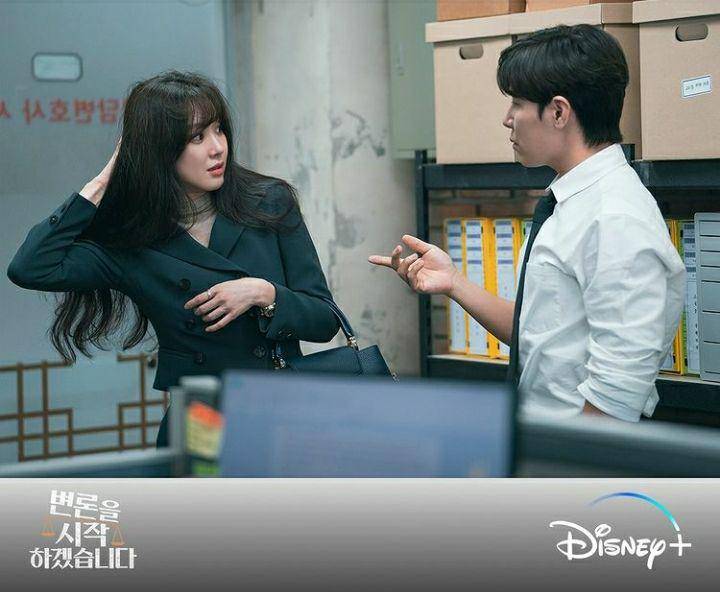 Jung Ryeo Won dan Lee Kyu Hyung di May It Please the Court (instagram.com/disneypluskr)