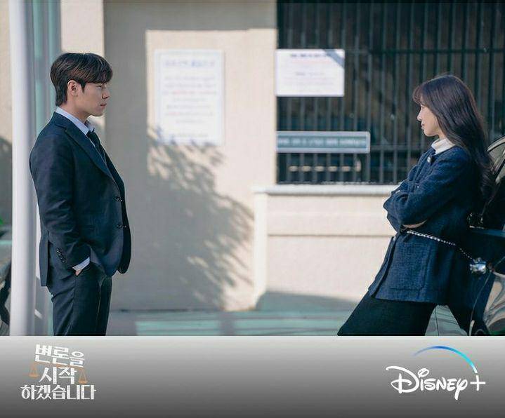 Lee Kyu Hyung dan Jung Ryeo Won di May It Please the Court (instagram.com/disneypluskr)
