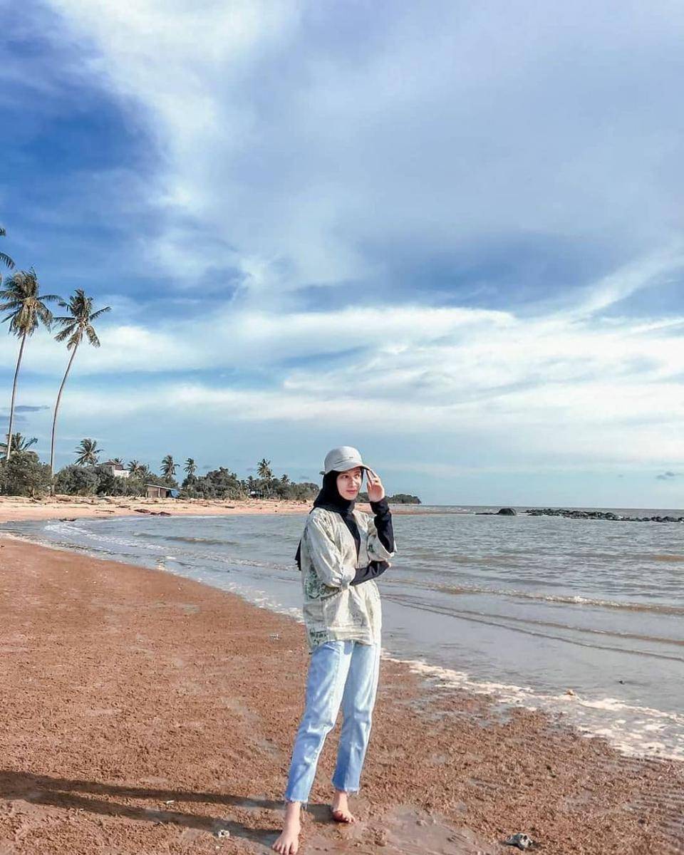 Pantai Takisung, Tanah Laut, Kalimantan Selatan (instagram.com/anggraenikdew)