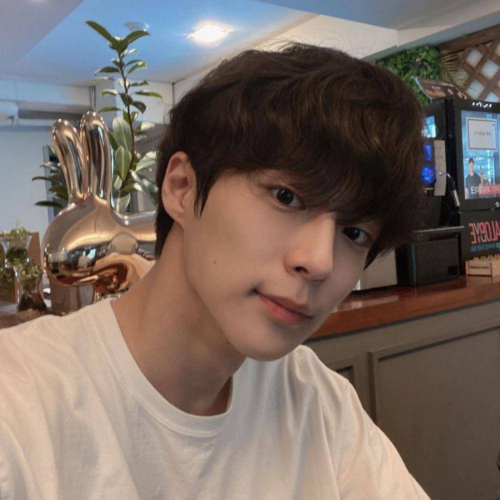 Bae In Hyuk (instagram.com/inhyuk_bb)