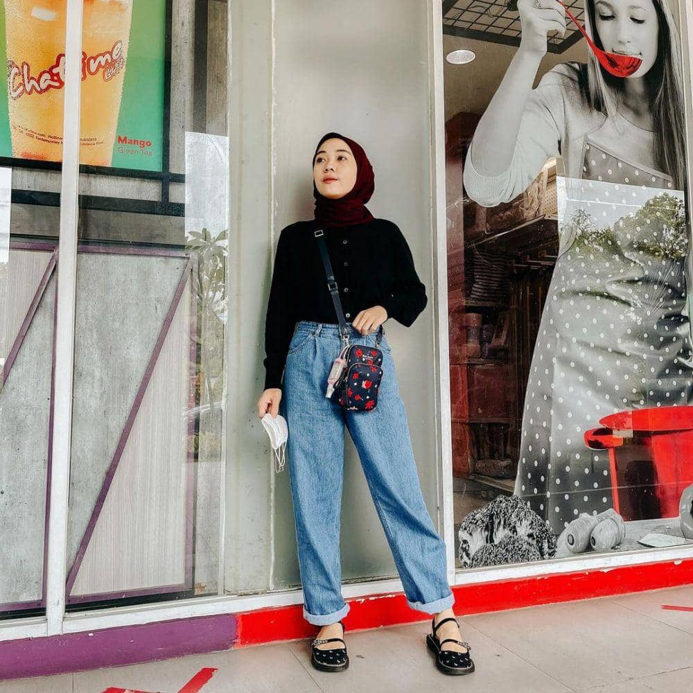 padu padan outfit hijab kasual ala Putri Melati (instagram.com/putrimelatii)
