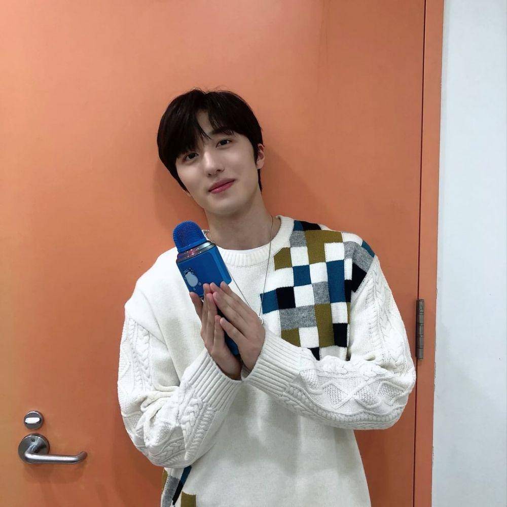 Chani SF9 (instagram.com/c_chani_i)