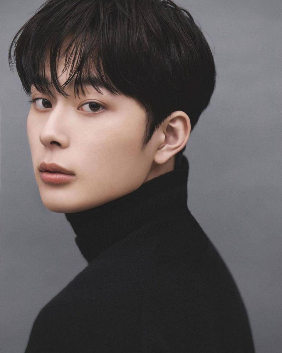 Yoo Seon Ho (instagram.com/official_yooseonho)