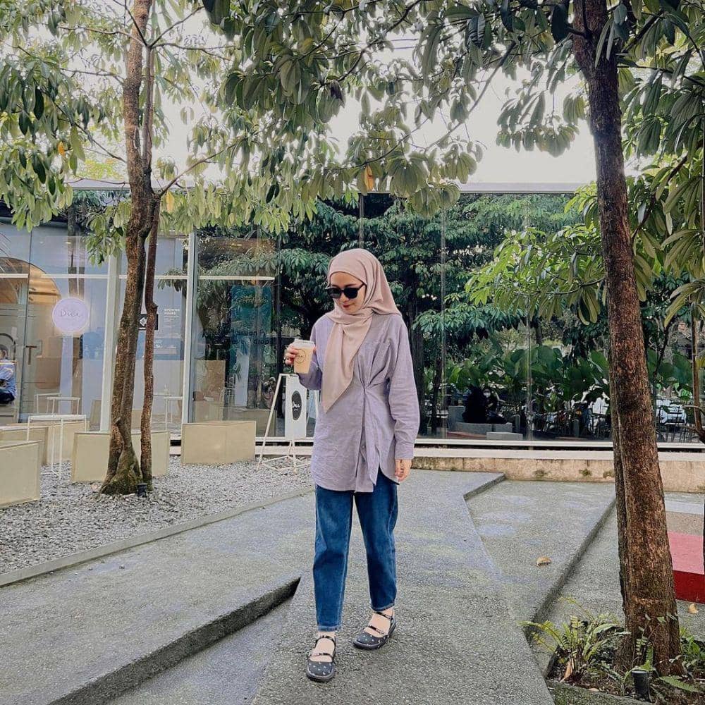 padu padan outfit hijab kasual ala Putri Melati (instagram.com/putrimelatii)