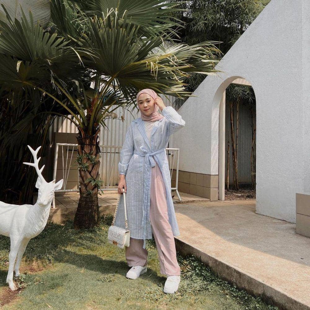 padu padan outfit hijab kasual ala Putri Melati (instagram.com/putrimelatii)