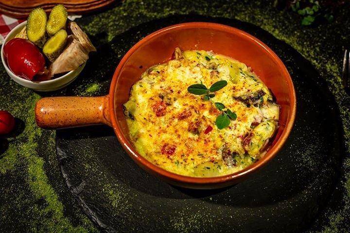 Omleta taraneasca (instagram.com/restaurantlyra)