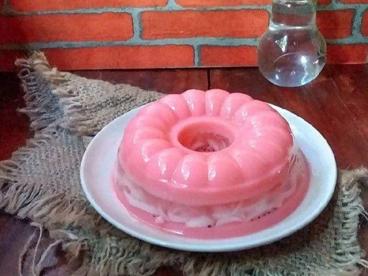 ilustrasi puding kaca kelapa muda (yummy.com/Tine Wahyudi)