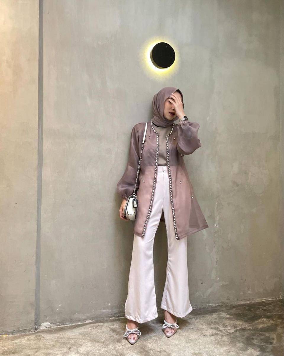 OOTD kondangan hijab paling dicari tahun 2022 (instagram.com/delaaayuu)