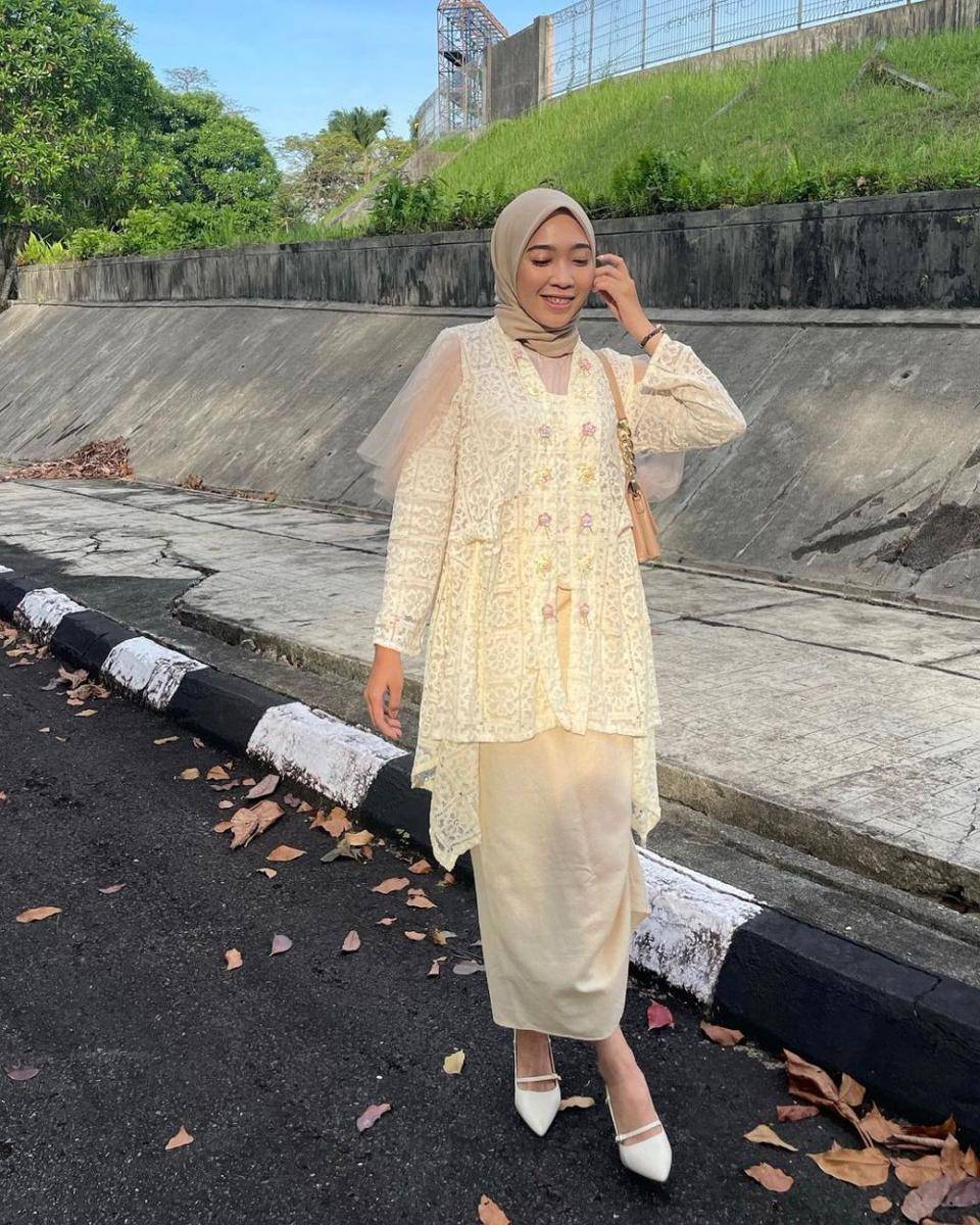 OOTD kondangan hijab paling dicari tahun 2022 (instagram.com/juniaarf)
