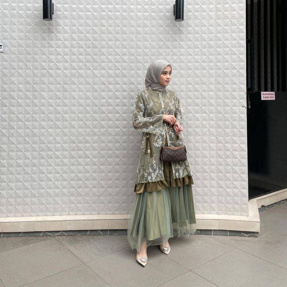 OOTD kondangan hijab paling dicari tahun 2022 (instagram.com/vinamaulina)