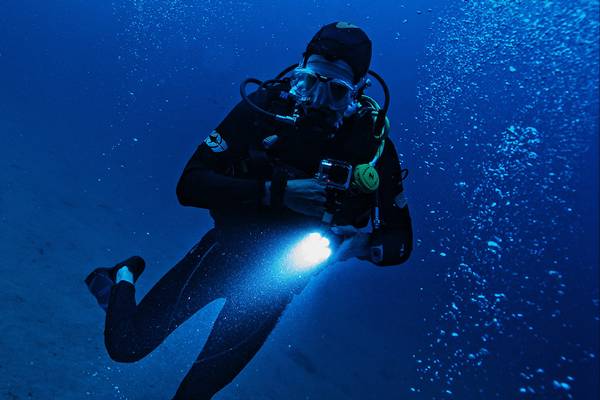 Night diving sebagai jenis diving (pexels.com/toulouse)
