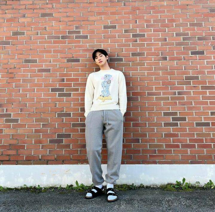 ootd Ahn Hyo Seop (instagram.com/imhyoseop)