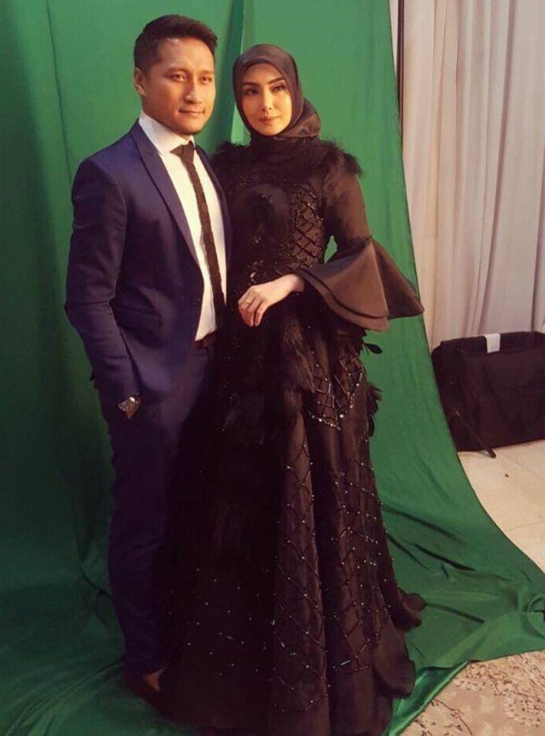 OOTD kondangan couple Fenita Arie (instagram.com/fenitarie)