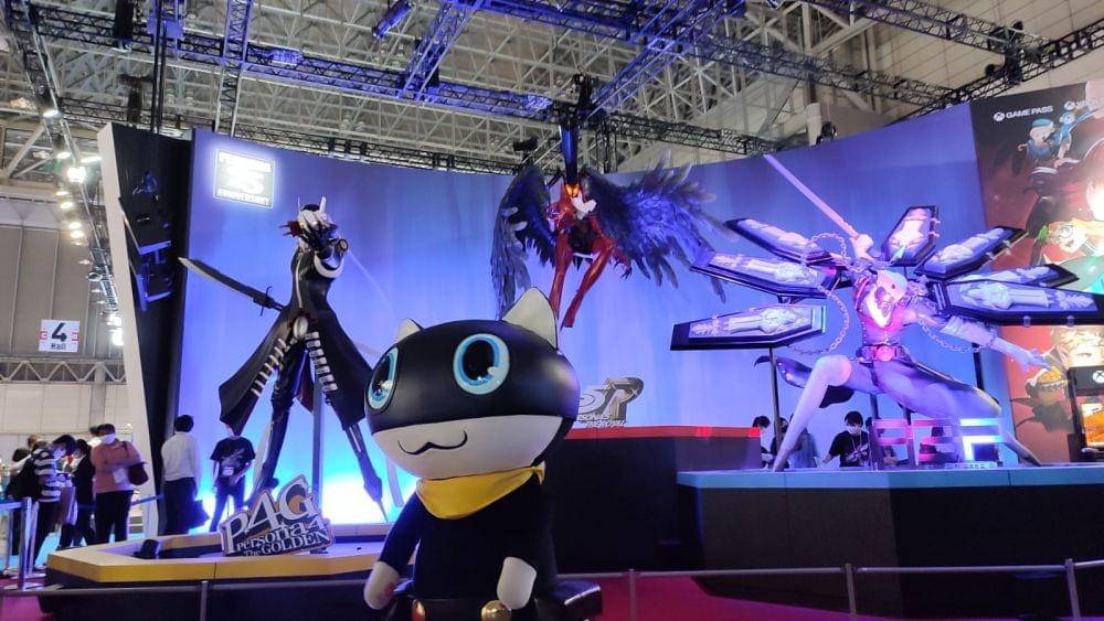 Statue-statue dari seri Persona di booth SEGA Atlus. (Duniaku.com/Dimas Ramadhan)